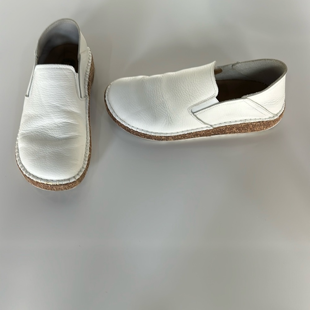 Birkenstock white shoes​